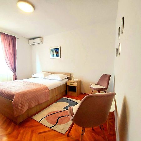 Apartment Fila - Large & Close To The Beach Макарска Екстериор снимка