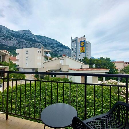 Apartment Fila - Large & Close To The Beach Макарска Екстериор снимка